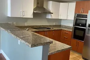 170 SE 14th St, Miami, FL 33131 - Photo 15