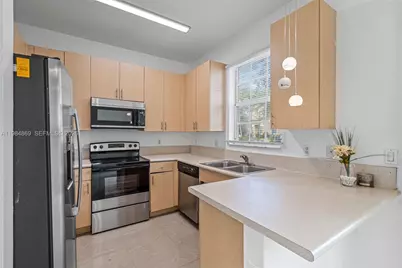 2109 NE 3rd Ct, Homestead, FL 33033 - Photo 9