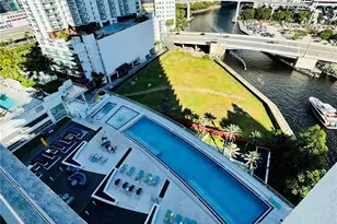 92 SW 3rd St, Miami, FL 33130 - Photo 11