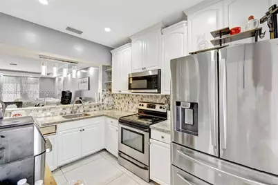 12662 NW 14th St, Sunrise, FL 33323 - Photo 7