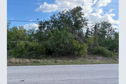 614 Jacaranda Pkwy E, Cape Coral, FL 33909 - Photo 5