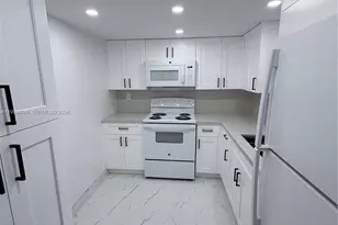 9365 Fontainebleau Blvd, Miami, FL 33172 - Photo 3