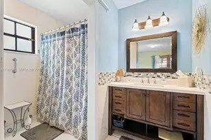 13811 SW 14th St, Miami, FL 33184 - Photo 15