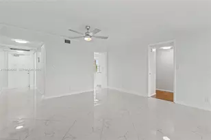 3970 Oaks Clubhouse Dr, Pompano Beach, FL 33069 - Photo 21