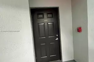 155 NW 96th Terrace, Pembroke Pines, FL 33024 - Photo 5