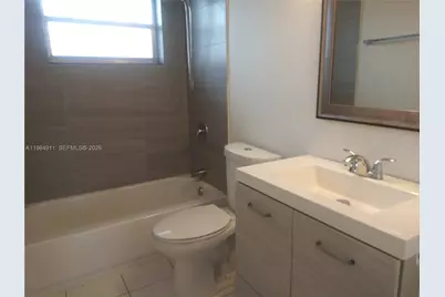 7900 Tatum Waterway Dr #405, Miami Beach, FL 33141 - Photo 9