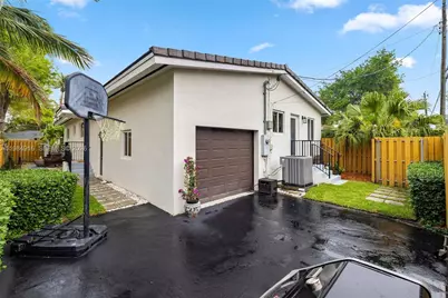 9880 NE 9th Ave, Miami Shores, FL 33138 - Photo 45