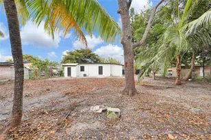 1830 NW 135th St, Miami, FL 33167 - Photo 15