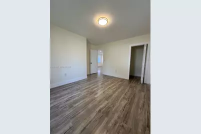 2400 NW 15th St, Miami, FL 33125 - Photo 13