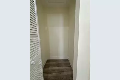 2400 NW 15th St, Miami, FL 33125 - Photo 7