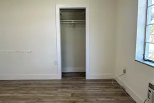 2400 NW 15th St, Miami, FL 33125 - Photo 15