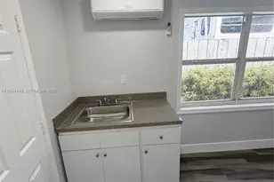 531 NE 58th St, Oakland Park, FL 33334 - Photo 3