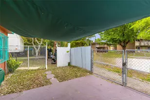 2490 NW 59th St, Miami, FL 33142 - Photo 29