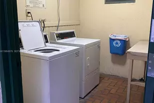 9405 W Flagler St, Miami, FL 33174 - Photo 15