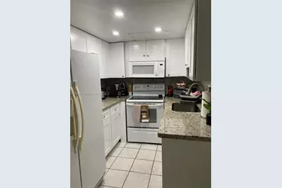 9405 W Flagler St #D105, Miami, FL 33174 - Photo 5