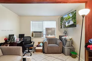 898 NE 39th St, Oakland Park, FL 33334 - Photo 17