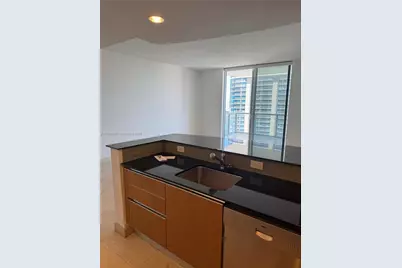 1060 Brickell Ave #4005, Miami, FL 33131 - Photo 11