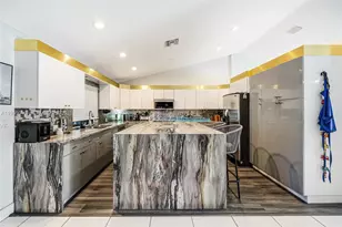 5431 SW 109th Ave, Davie, FL 33328 - Photo 13