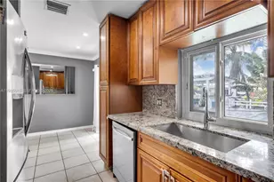 5730 SW 55th St, Davie, FL 33314 - Photo 9