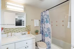 7241 Miami Lakes Dr, Miami Lakes, FL 33014 - Photo 9