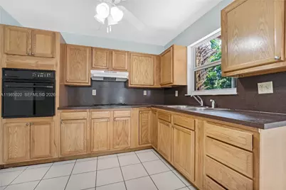 340 SE 4th St, Deerfield Beach, FL 33441 - Photo 11