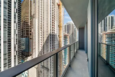 121 NE 5th St #2706, Miami, FL 33132 - Photo 5