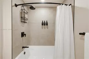 121 NE 5th St, Miami, FL 33132 - Photo 23