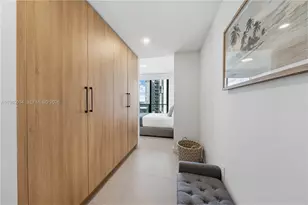 121 NE 5th St, Miami, FL 33132 - Photo 21