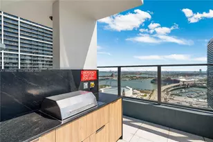 121 NE 5th St, Miami, FL 33132 - Photo 27