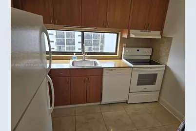 16919 N Bay Rd #819, Sunny Isles Beach, FL 33160 - Photo 9