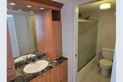 16919 N Bay Rd #819, Sunny Isles Beach, FL 33160 - Photo 3