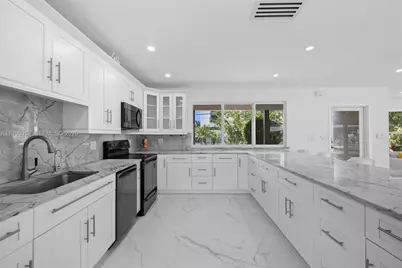 2816 NE 35th St, Fort Lauderdale, FL 33306 - Photo 5