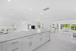 2816 NE 35th St, Fort Lauderdale, FL 33306 - Photo 7