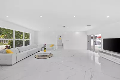 2816 NE 35th St, Fort Lauderdale, FL 33306 - Photo 9