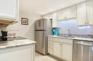 614 Executive Center Dr, West Palm Beach, FL 33401 - Photo 3