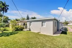 1624 NE 109th St, Miami, FL 33161 - Photo 13