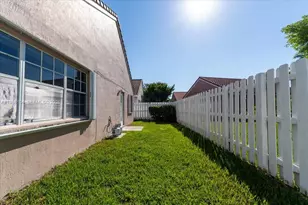 354 Bermuda Springs Dr, Weston, FL 33326 - Photo 31
