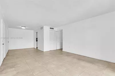 7201 Miami Lakes Dr #B14, Miami Lakes, FL 33014 - Photo 13