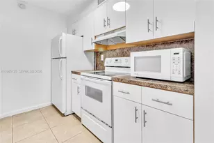 7201 Miami Lakes Dr, Miami Lakes, FL 33014 - Photo 11