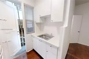 639 12th St, Miami Beach, FL 33139 - Photo 1