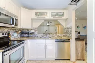 3095 N Oakland Forest Dr, Oakland Park, FL 33309 - Photo 9