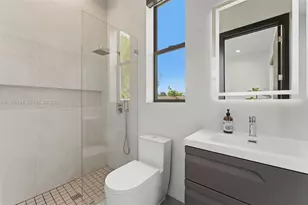301 NE 27th Dr, Wilton Manors, FL 33334 - Photo 13