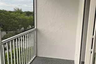 16950 W Dixie Hwy, North Miami Beach, FL 33160 - Photo 11