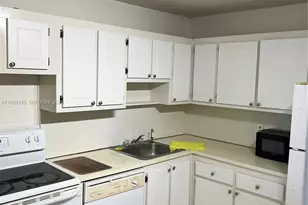 16950 W Dixie Hwy, North Miami Beach, FL 33160 - Photo 3