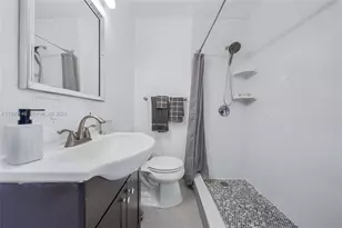8420 Pasadena Blvd, Pembroke Pines, FL 33024 - Photo 11