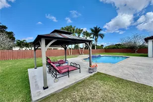 20449 SW 328th St, Homestead, FL 33030 - Photo 11