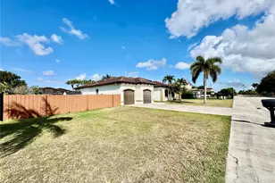 20449 SW 328th St, Homestead, FL 33030 - Photo 3