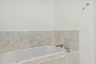 50 South Pointe Dr, Miami Beach, FL 33139 - Photo 9