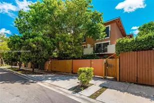 1611 SW 2nd Ct, Miami, FL 33129 - Photo 11