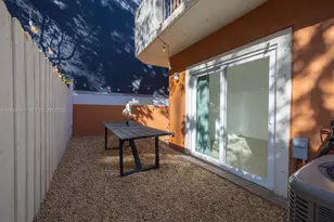 1611 SW 2nd Ct, Miami, FL 33129 - Photo 9